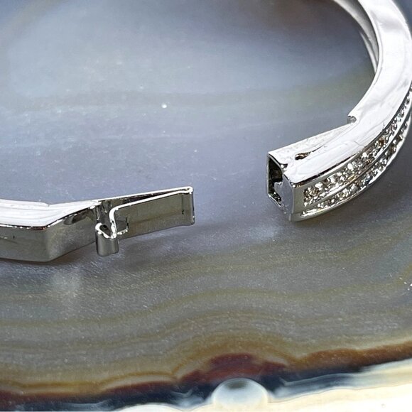 Retired Swarovski Edith Rhodium Plated Crystal Twist Bangle Bracelet In Box VTG - Picture 8 of 13